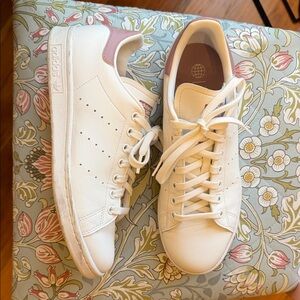 Adidas Women's Stan Smith White Sneakers with Rose Gold Heel Tab Size 9
